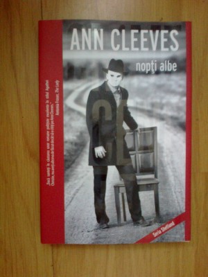 n7 Nopti albe - Ann Cleeves foto