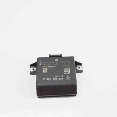 Unitate de control Gateway PORSCHE CAYENNE 92A 2015 OEM: 95B907530E,95B.907.530.E,A2C7378130500,A2-C737-8130-5-00 21325448 foto