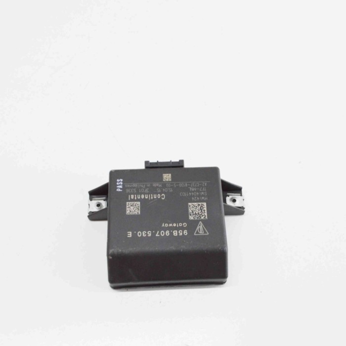 Unitate de control Gateway PORSCHE CAYENNE 92A 2015 OEM: 95B907530E,95B.907.530.E,A2C7378130500,A2-C737-8130-5-00 21325448