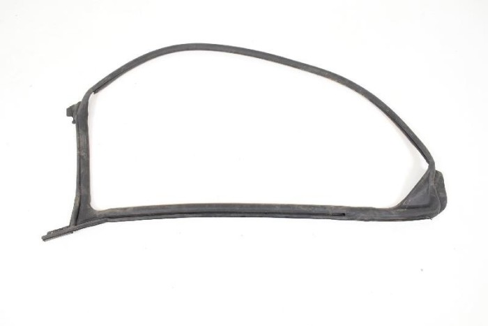 Garnitura ușă st&acirc;nga spate TESLA MODEL S 2016 OEM: TMSP-Z05L1 2939376