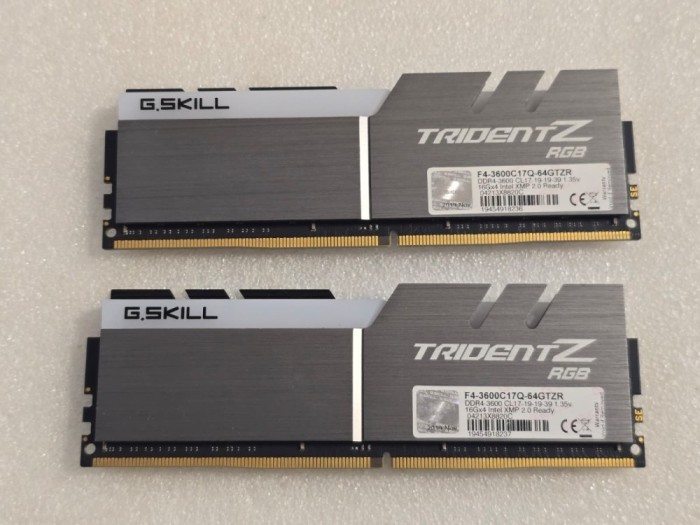 Kit memorie RAM desktop G.SKILL Trident Z RGB 32GB (2x16GB) DDR4 3600MHz F4-3600C17Q-64GTZR