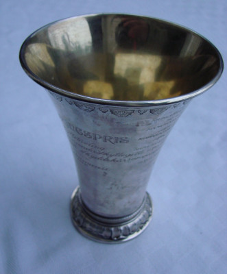 Cupa suedeza de dimensiune mare din ARGINT MASIV datand din anul 1937 foto