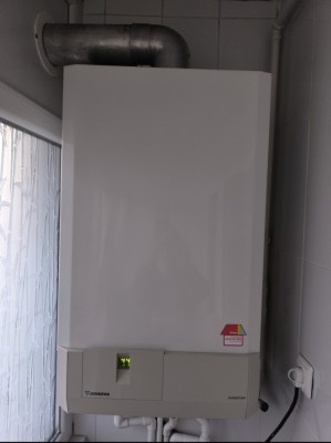 Centrală termică Junkers + termostat foto