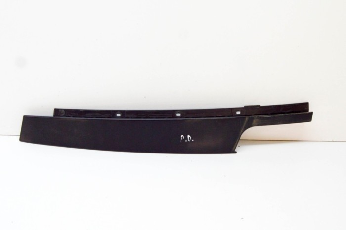Ornament vertical ușă dreapta față BMW 3 F30, F80 2016 OEM: 7263384 20696788