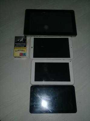 lot 4 tablete vintage diferite marimi Netestate,se vand ca defecte pentru piese foto