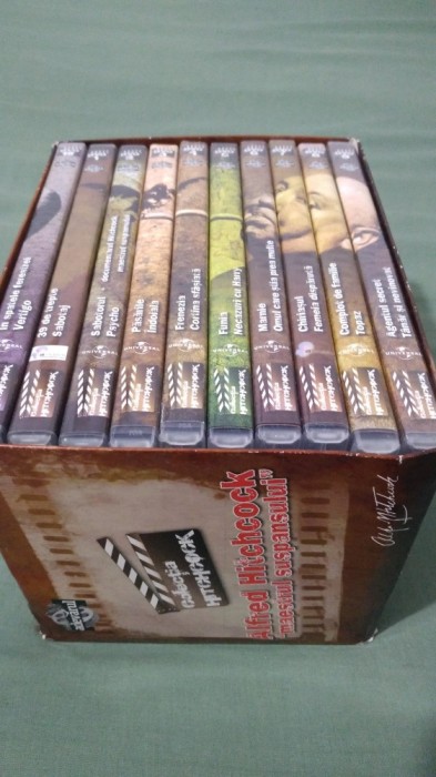 SET BOX 10 DVD ALFRED HITCHCOCK MAESTRUL SUSPANSULUI COLECTIA ADEVARUL TRADUS ROMANA 20 FILME