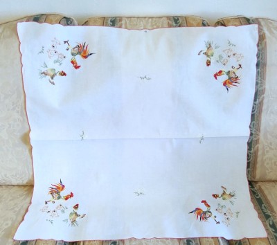 Fata de masa Vintage de Paste cu broderie mecanica foto