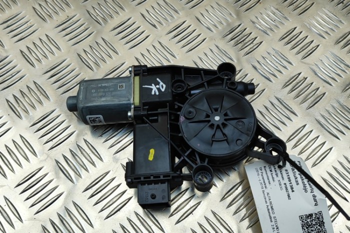 Motor macara geam ușă st&acirc;nga față ALFA ROMEO STELVIO 949_ 2018 OEM: 0130822069,6000626619 | 31991384