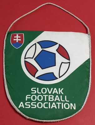 Fanion fotbal - Federatia de Fotbal din SLOVACIA (dimensiuni 23 x 21.5 cm) foto