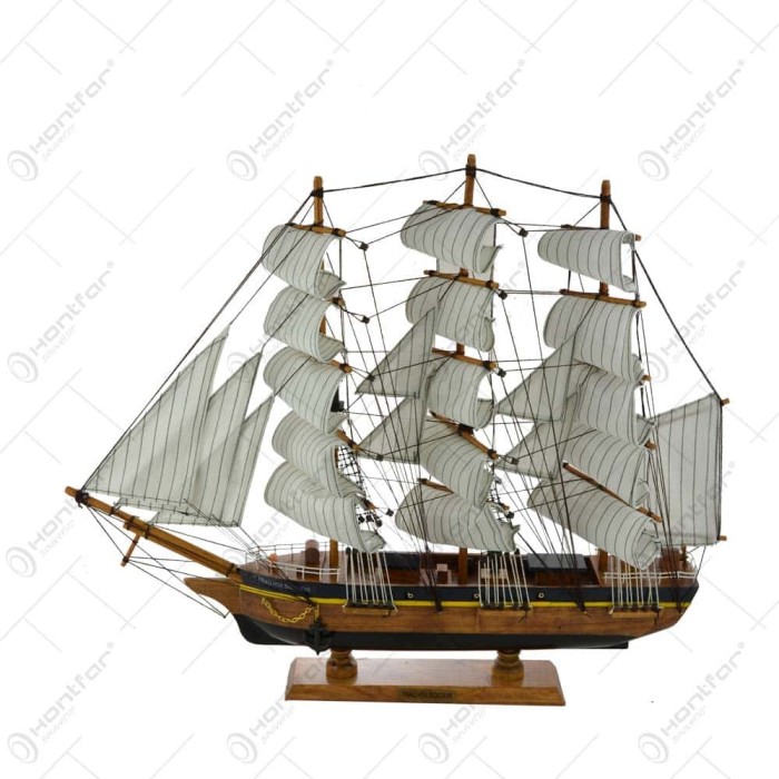 Ornament realizat din lemn &ndash; Vapor &ndash; Diverse modele