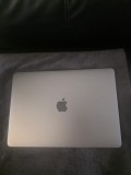 MacBook Air 13-inch,Apple M1 , 8 CPU si 7 nuclee GPU, 8GB, 256GB