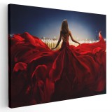 Tablou model cu rochie rosie lunga fluturand 1725 Tablou canvas pe panza CU RAMA 60x90 cm