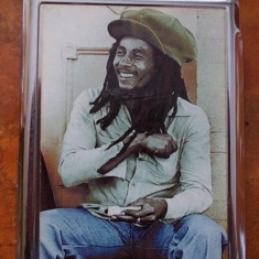 TABACHERA TIGARI CU BOB MARLEY .