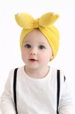 Caciulita galbena tip turban din catifea cu perlute (Marime Disponibila: 3-6