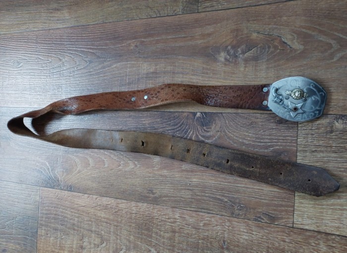 * Curea veche din anii 70 (Romania) - piele naturala si catarama de metal