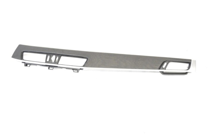 nerasta BMW X1 F48 2017 OEM: 9332485 12179329