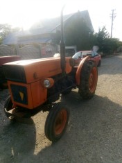 Tractor Vereu v445 foto