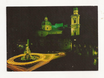 AT3 -Carte Postala-AUSTRIA- Salzburg, Residenplatz und Dom, necirculata foto