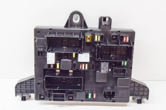 Modul panou de siguranțe OPEL ZAFIRA TOURER C P12 2012 OEM: 20957185,1110097AC,365927271 11659503