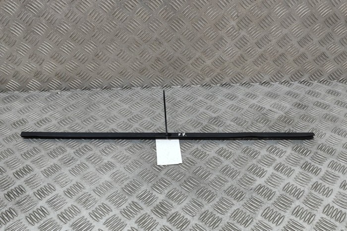 Chedar geam ușă st&acirc;nga față LAND ROVER DEFENDER L315 2005 OEM: MXC5836 28452042
