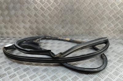 Garnitura ușă dreapta față AUDI Q8 4MN 2024 OEM: 4M8831708D | 31870524 foto