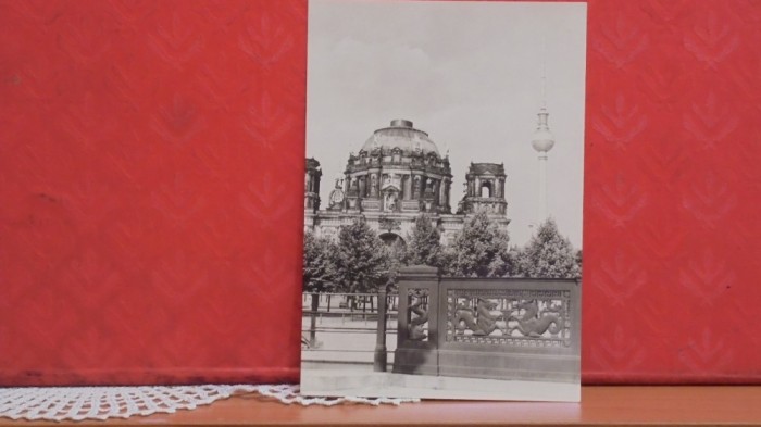 GERMANIA (DDR) - BERLIN - CATEDRALA SI TURNUL USW POST - ANII 1950- NECIRCULATA