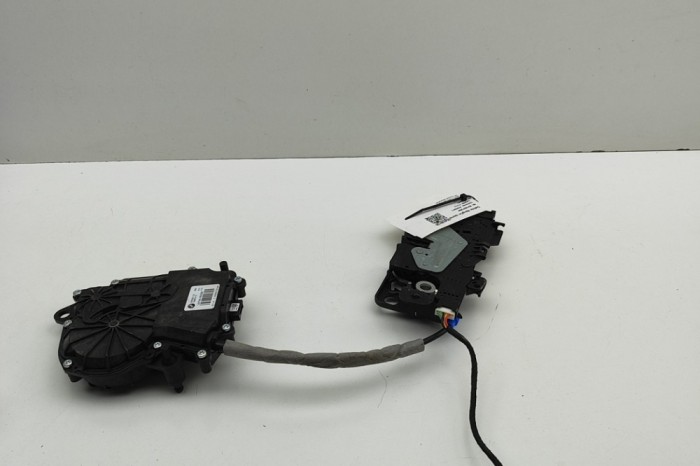 &Icirc;ncuietoare haion BMW X5 G05 2022 OEM: 7357112,7441630 31257256