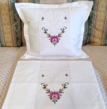 Set 2 Fete de pernuta, Vintage din bumbac cu broderie aplicata, manuala in cruciulite