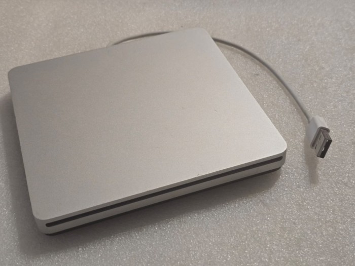 Dvd-rw extern Apple SuperDrive EMC 2229, A1270, USB - poze reale