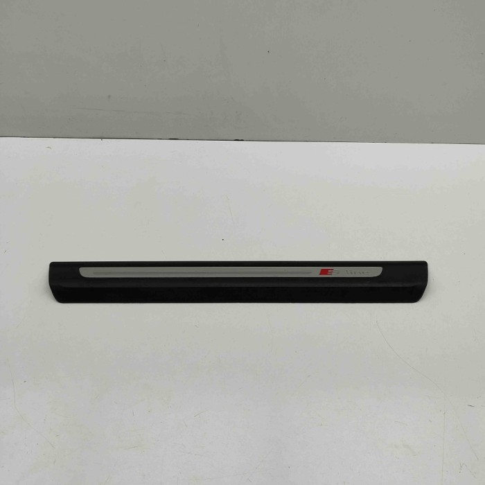 Ornament prag st&acirc;nga față AUDI Q7 4M 2016 OEM: 4M0853373C