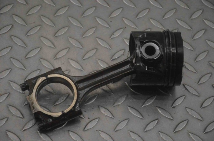 Piston VOLVO XC90 I 2008