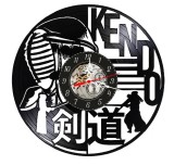 Ceas de perete decorativ din disc de vinil, Model Arte Marțiale Japoneze Kendo, Negru, 30 cm