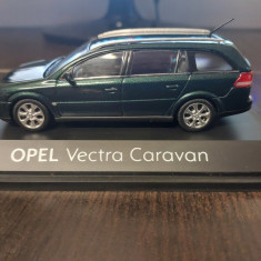 Macheta OPEL VECTRA C CARAVAN 2002 - 2008 - Schuco, scara 1/43, noua.