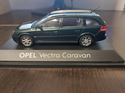 Macheta OPEL VECTRA C CARAVAN 2002 - 2008 - Schuco, scara 1/43, noua. foto