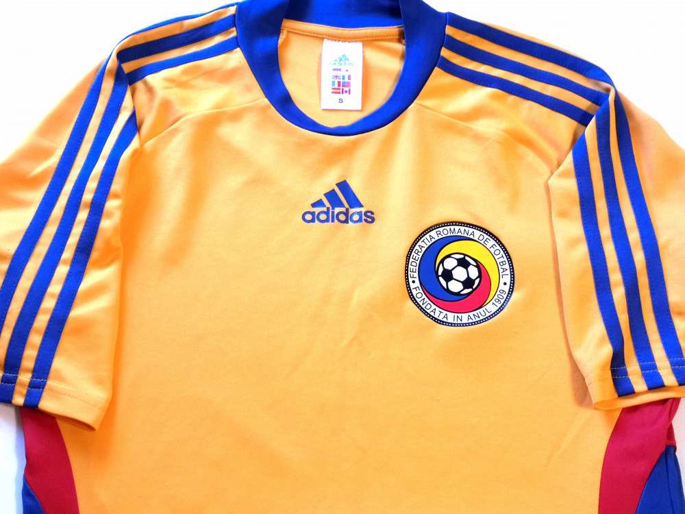 Tricou Adidas (model 2008) fotbal - ROMANIA | arhiva Okazii.ro