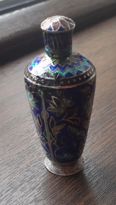 (128) STICLUTA PENTRU PARFUM, DIN ARGINT, MODEL ORIENTAL, PICTAT CU MOTIV FLORAL foto