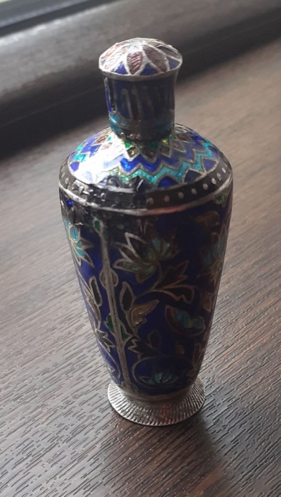 (128) STICLUTA PENTRU PARFUM, DIN ARGINT, MODEL ORIENTAL, PICTAT CU MOTIV FLORAL