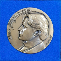 MEDALIE &amp;#039; GEORGE ENESCU 1881 - 1955 &amp;#039; , LUCRATA DE GHEORGHE ADOC , MATERIAL - BRONZ , LANSATA 1994 foto