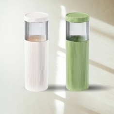 Set 2 pahare pentru periuta de dinti, dimensiuni 20 x 6 cm, 1 x alb / 1 x verde, din material plastic, compact si usor de transportat, alb/verde