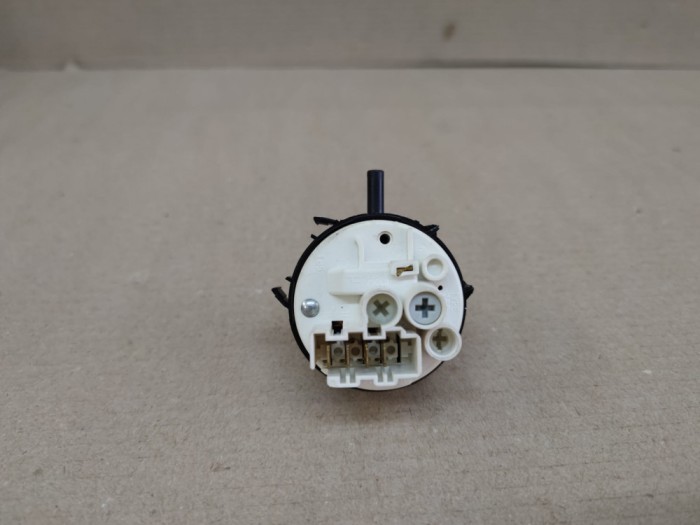 presostat masina de spalat indesit / C157