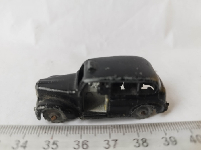 bnk jc Budgie Miniatures No.13 Austin Taxi