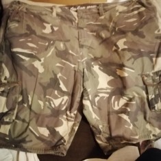 bermude camuflaj marime mare foto
