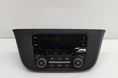 Unitate radio CD IVECO DAILY VI Furgon/Estate 2014 OEM: 5802256358,FJ5-RBT-M16 22974526 foto