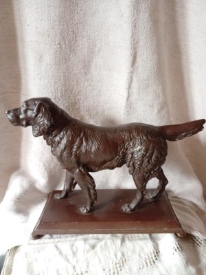 C&amp;acirc;ine setter irlandez statuie mare frumoasă foto