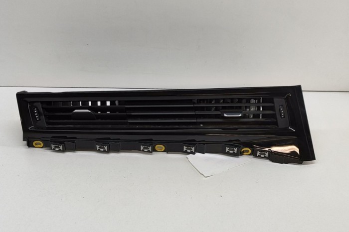Gura de ventilație planșa de bord AUDI A1 Sportback GBA 2023 OEM: 82C820951B,82C820951C 26338448