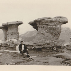 La sfat cu Babele - excursie in muntii Bucegi, fotografie originala anii 70