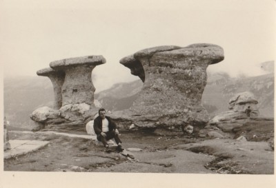 La sfat cu Babele - excursie in muntii Bucegi, fotografie originala anii 70 foto