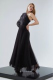 Rochie de dama lunga cu o singura maneca din tulle negru plisat Ofelia - M(38)