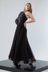Rochie de dama lunga cu o singura maneca din tulle negru plisat Ofelia - M(38)