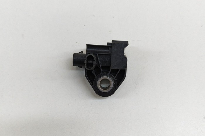 Senzor de impact st&acirc;nga față SSANGYONG KORANDO C300 2022 OEM: 86270-37000 26363856